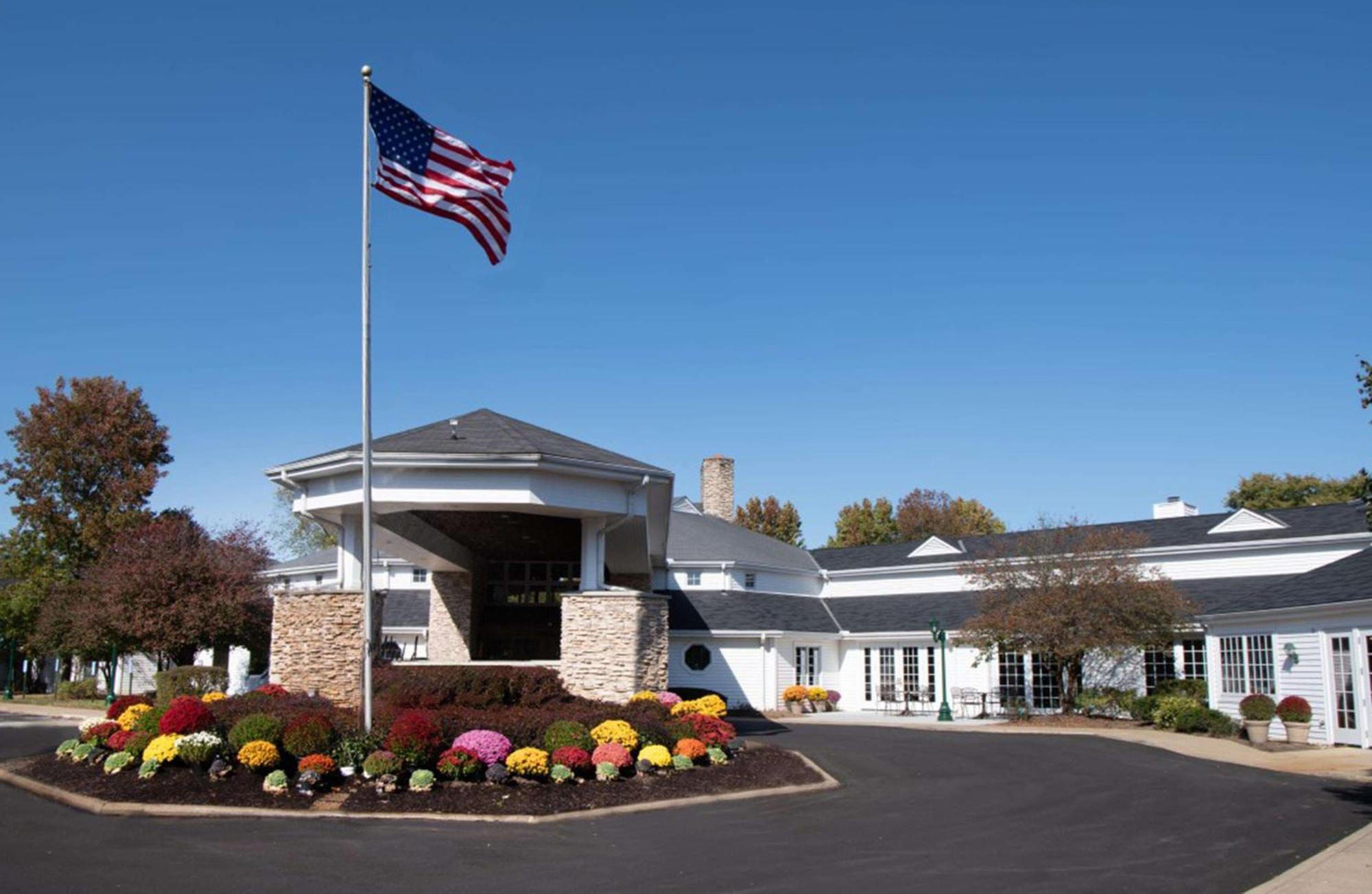 Cherry Valley Hotel Newark Exterior photo